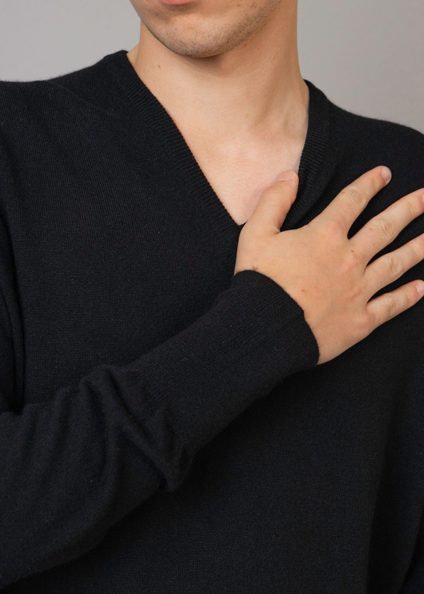 Superfine Cashmere V-Neck Jumper